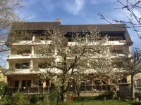 Hotel und Restaurant Josef Dehren und Claudia Müller-Dehren Hotels in der Nähe von Freibad Ellenz-Poltersdorf