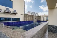 เอช-อเวนิว โรงแรม - ที่มีสระว่ายน้ำ