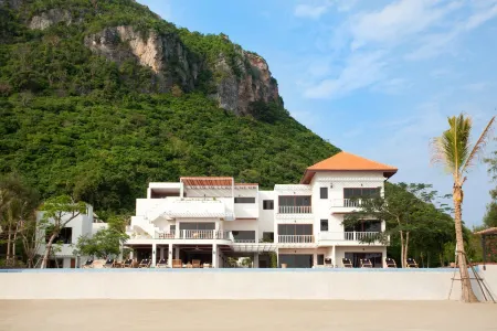 Hansar Pranburi Отели рядом с достопримечательностью «Tham Phraya Nakhon»