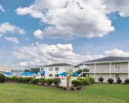 Rodeway Inn & Suites Hotels near Express Factory Outlet