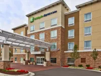 Holiday Inn Express & Suites Ann Arbor West Hotel berhampiran Gerald R. Ford Presidential Library