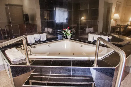 Motel 6 East Windsor, NJ - Hightstown Отели рядом с достопримечательностью «Педди Скул»