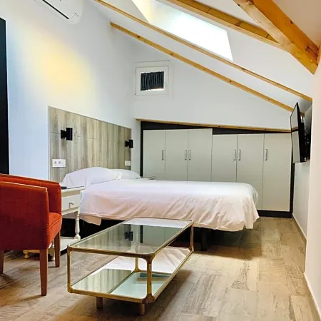 Hotel Madrid Río Отели рядом с достопримечательностью «Усера»