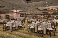 DoubleTree by Hilton Hotel Libertyville - Mundelein فنادق في Vernon Hills