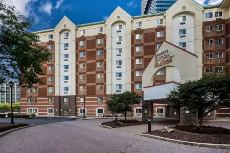 Sonesta Simply Suites Jersey City Отели рядом со станцией Железнодорожная станция Grove Street