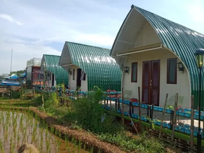 Limerr Resto & Resort Hotels in Bojong