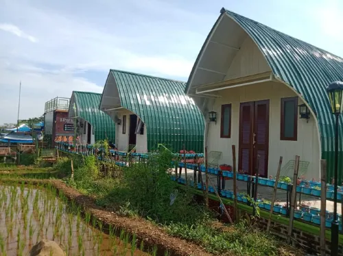 Limerr Resto & Resort Hotels in Beber