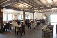 Logis Hôtel les Nymphéas Hotel a Vernon