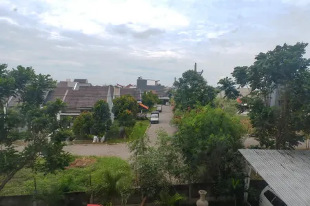 Best Deal 2Br Apartment at Dian Regency Near Its Отели в г. Sukolilo