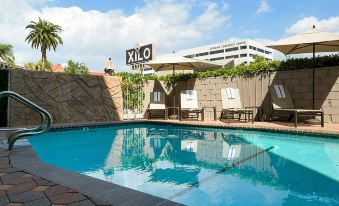 Hotel Xilo Glendale