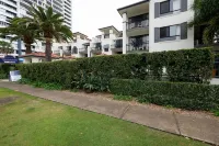 Island Beach Resort Hotels in Broadbeach