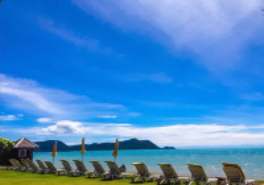 โรงแรมซันเซ็ท วิลเลจ บีช รีสอร์ท