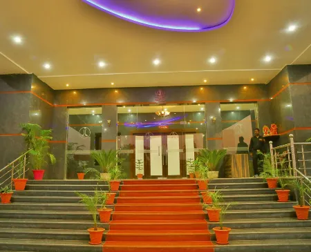 Rubystone Shiv Vilas Palace Отели рядом с достопримечательностью «SURAJPOL GATE»