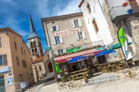 Hotel de l'Abbaye Hotel a Parentignat