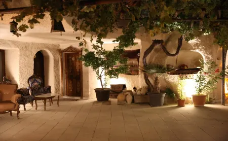 Hermes Cave Hotel Отели в г. Tekelli Mahallesi