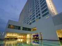 Pullman Kuching Hotels near Cat Museum