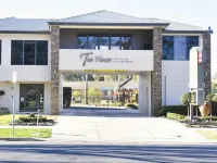 Tea House Motor Inn Hotels in White Hills