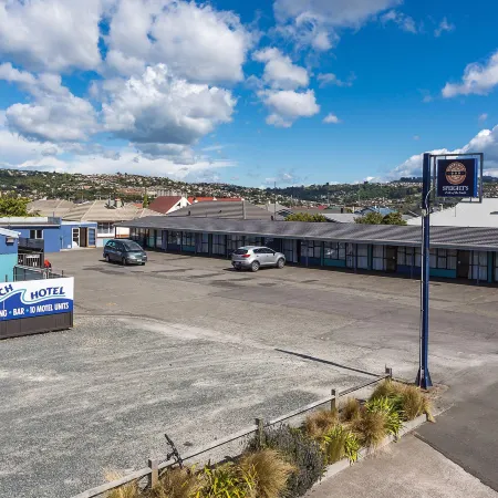 Ocean Beach Hotel Отели рядом с достопримечательностью «Пляж Tunnel»