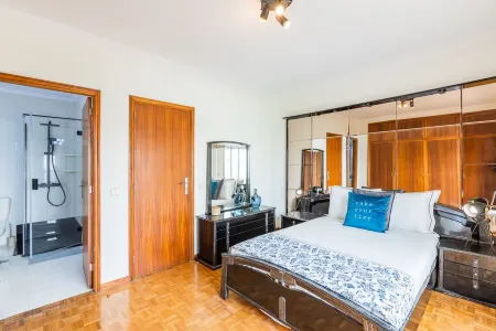 Sea House Villa Отели рядом с достопримечательностью «Praça D. João II»