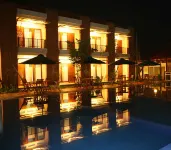 Villa Bukit Pinus - Pools