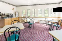 Super 8 by Wyndham Cresco IA