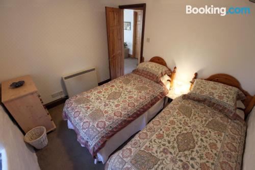 Inviting 2-Bed Cottage in Newcastle Emlyn - Housity