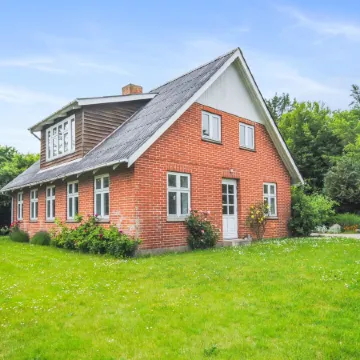 "Ludovic" - 7km from the Sea