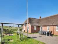 "Skuli" - 200m from the Sea