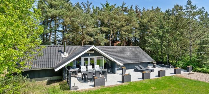"Hjalmara" - 900m from the Sea Hotels in Thisted