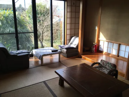 Farmer's Inn Hagioen Отели рядом со станцией JR Matsubase station