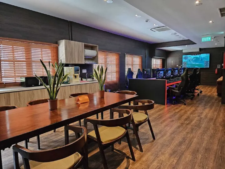 武吉士村-競技電子競技飯店