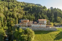 Hotel Schlössl -Dein Hotel in Schladming Отели рядом с достопримечательностью «Schildlehen 79, 8972 Ramsau am Dachstein, אוסטריה»