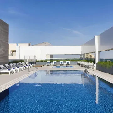 Courtyard by Marriott Al Barsha Отели рядом с достопримечательностью «Парк развлечений Ски-Дубай»