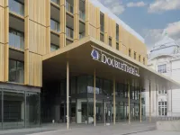 DoubleTree by Hilton Vienna Schonbrunn Hotels near 14. Penzing
