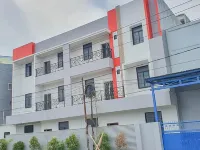 Mahkota Residence Mitra RedDoorz Hôtels à : West Karawang
