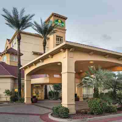La Quinta Inn & Suites by Wyndham Fort Smith Hotel Exterior