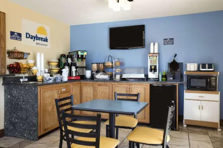 Days Inn by Wyndham Tucumcari Отели в г. Квэй