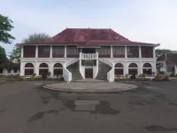 RedDoorz Near Taman Wisata Alam Punti Kayu Palembang 2 Hotels in Karya Baru