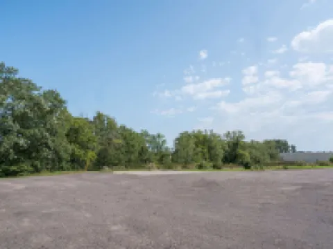 萊克湖温德姆速8酒店 賴斯萊克酒店