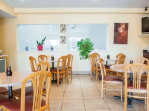 エコノ ロッジ アルバカーキ オールドタウン アルバカーキのホテル