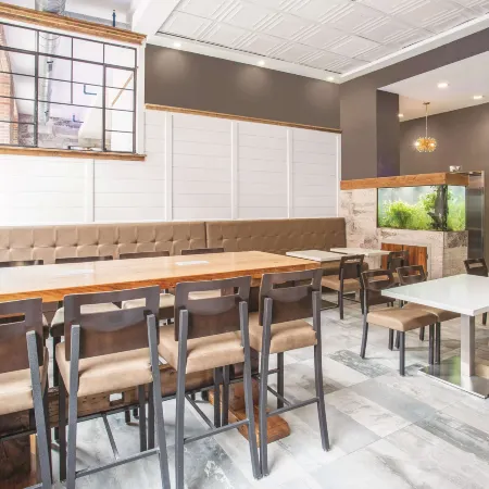 La Quinta Inn & Suites by Wyndham Baltimore Downtown