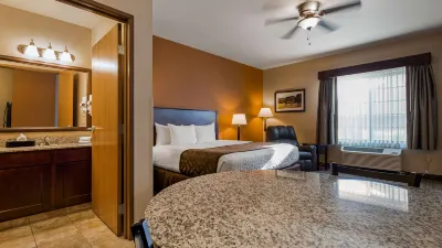 Best Western North Edge Inn Отели рядом с достопримечательностью «Колледж Додж-Сити Коммьюнити»