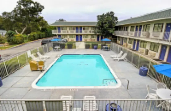Motel 6 San Marcos, TX