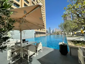 SuperHost - Luxurious Apartment, 2-Min from the Burj Khalifa, Address Dubai Mall