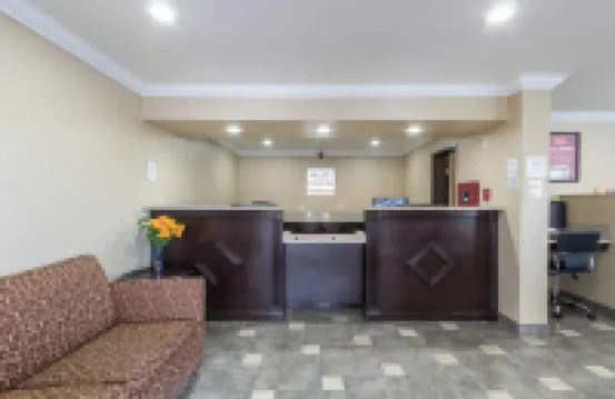 Howard Johnson Escondido CA