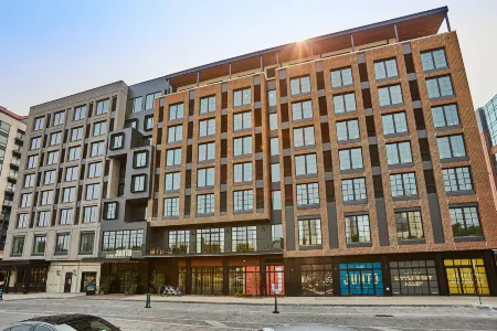 The Junto Отели рядом с достопримечательностью «Vue Columbus»