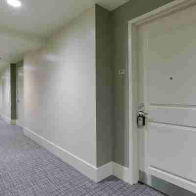 Spacious, Downtown Location – Great for Work and Relaxing! Others