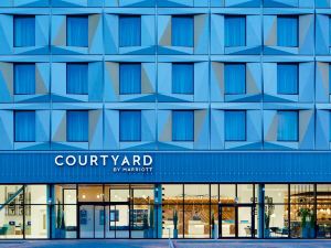 Courtyard Luton Airport