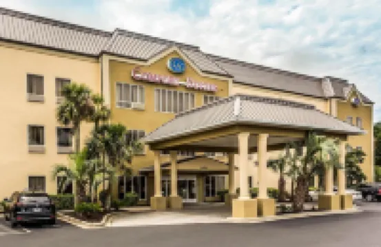 Comfort Suites at the University