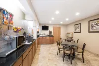 Super 8 by Wyndham Newton Hotels in Newton